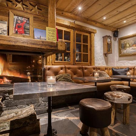 Le Vieux Chalet ลาคลูซาซ์ ภายนอก รูปภาพ