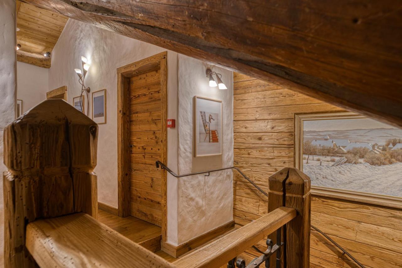 Le Vieux Chalet ลาคลูซาซ์ ภายนอก รูปภาพ