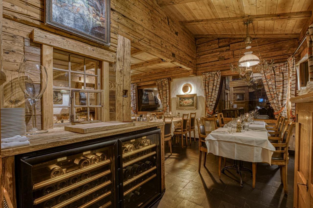 Le Vieux Chalet ลาคลูซาซ์ ภายนอก รูปภาพ