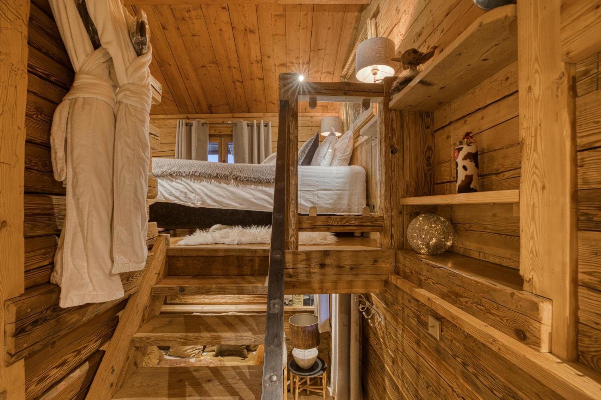 Le Vieux Chalet ลาคลูซาซ์ ภายนอก รูปภาพ