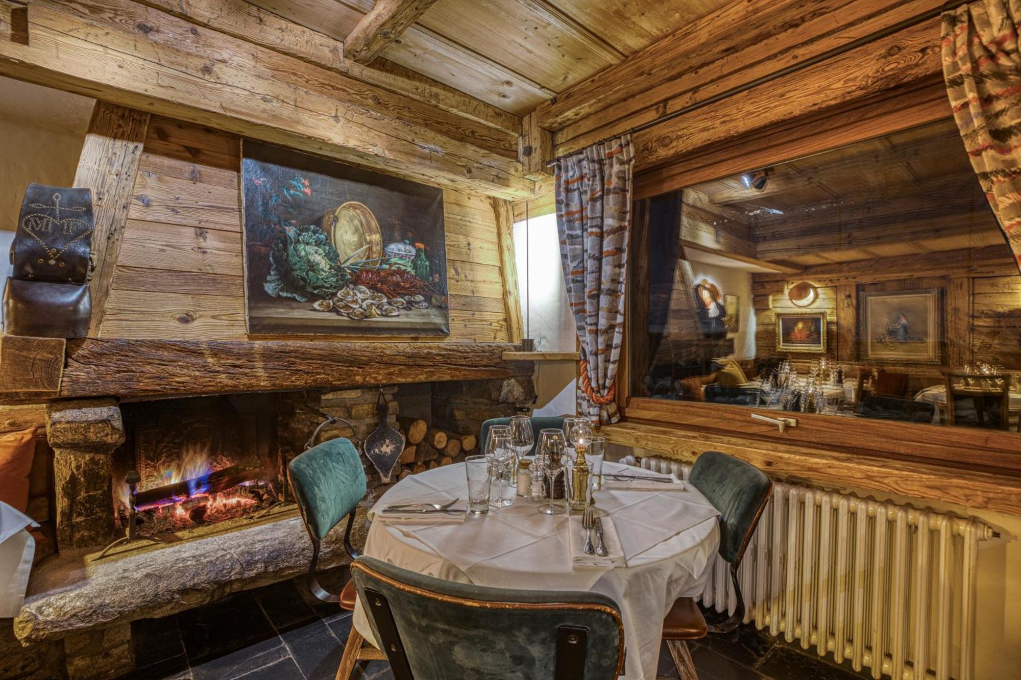 Le Vieux Chalet ลาคลูซาซ์ ภายนอก รูปภาพ